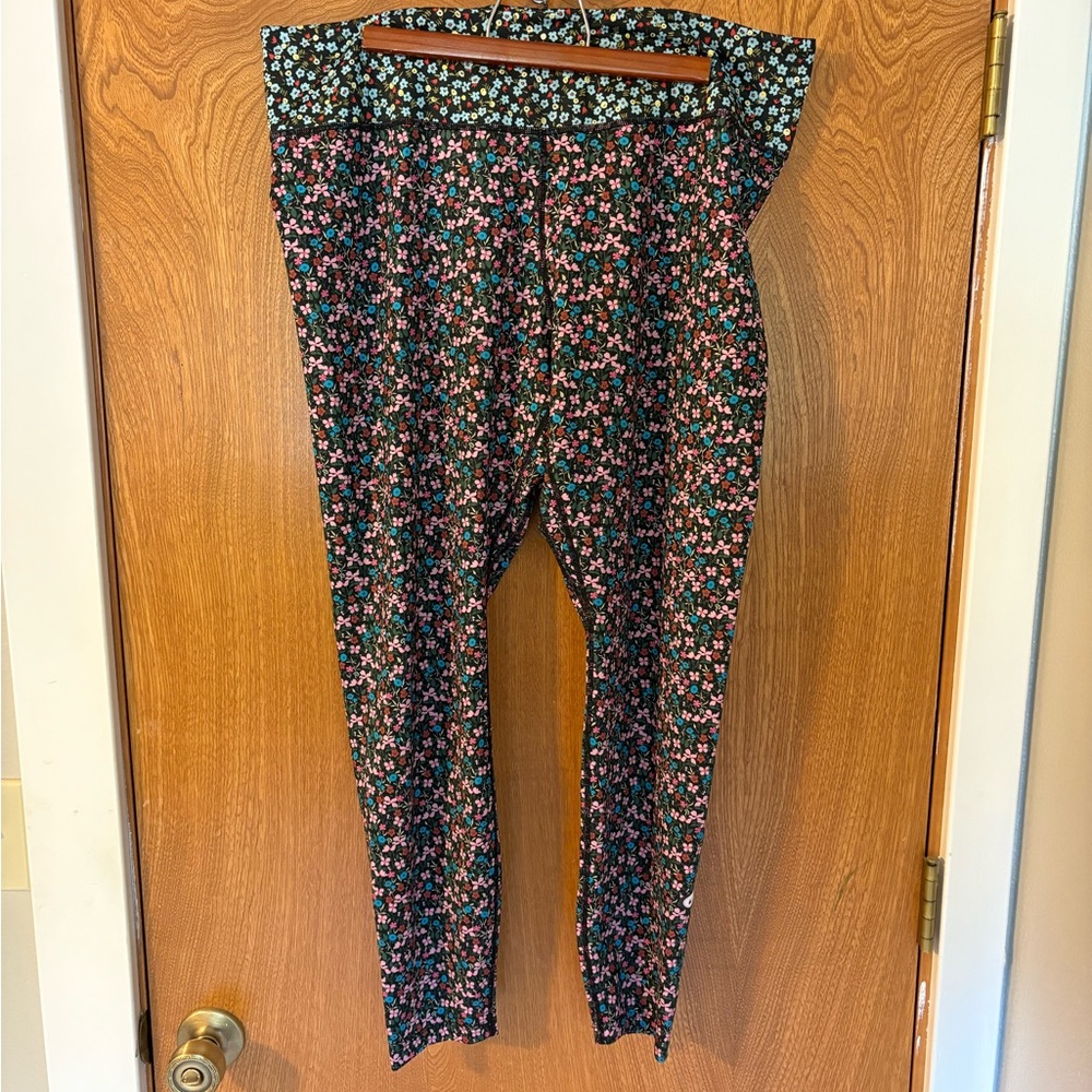 Nike Dri-FIT Floral Pattern Leggings
